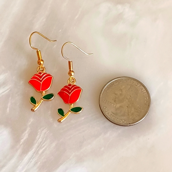 Beautiful Red Rose Oil Painted Handmade Earrings - Picture 3 of 3